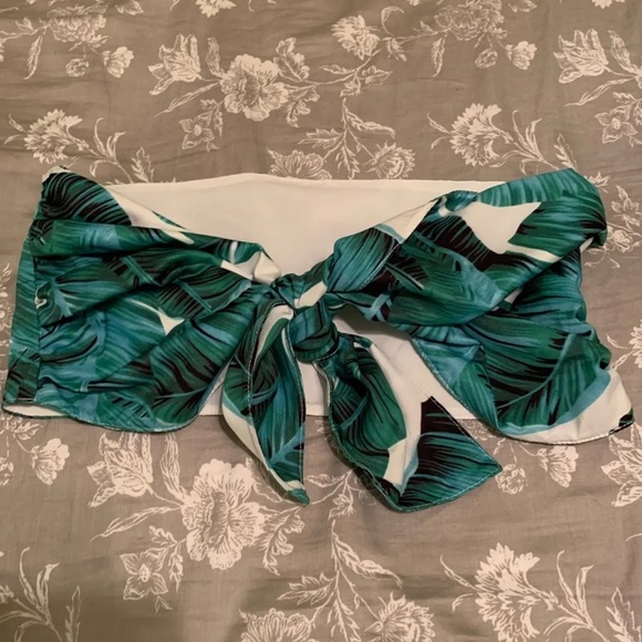 Two piece - Picture 2 of 3